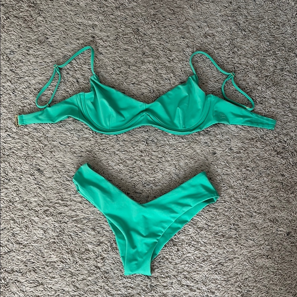 Billabong Sol Searcher Kenzley Underwire Bikini Top and Fiji Bottoms - Set